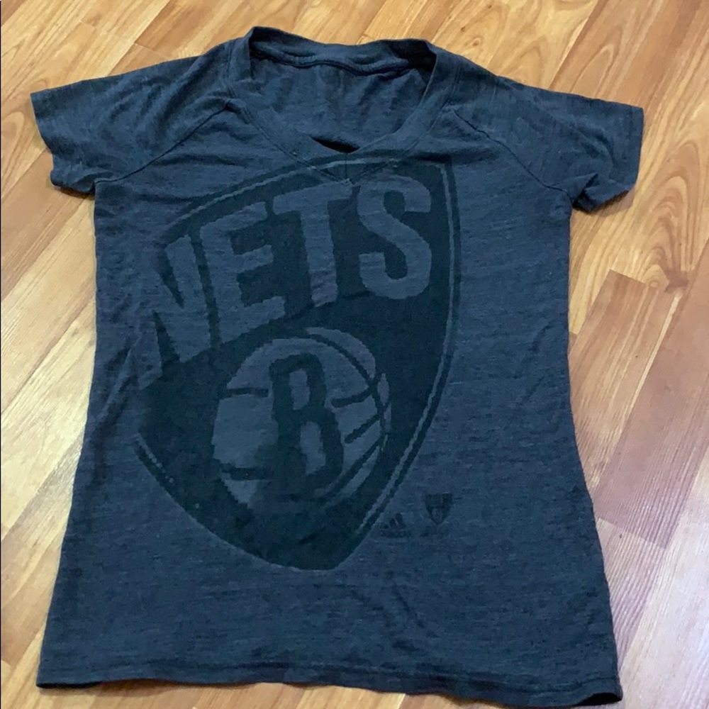 Nets tee